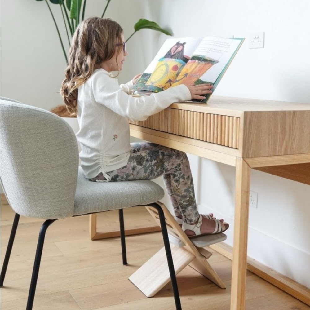 Footsi Grow by Nibble and Rest - Adjustable Wooden Footrest for kids - Picture 2 of 7